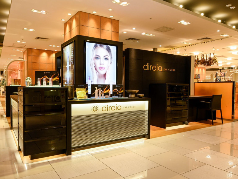 direia the cosme大阪店店舗内装写真