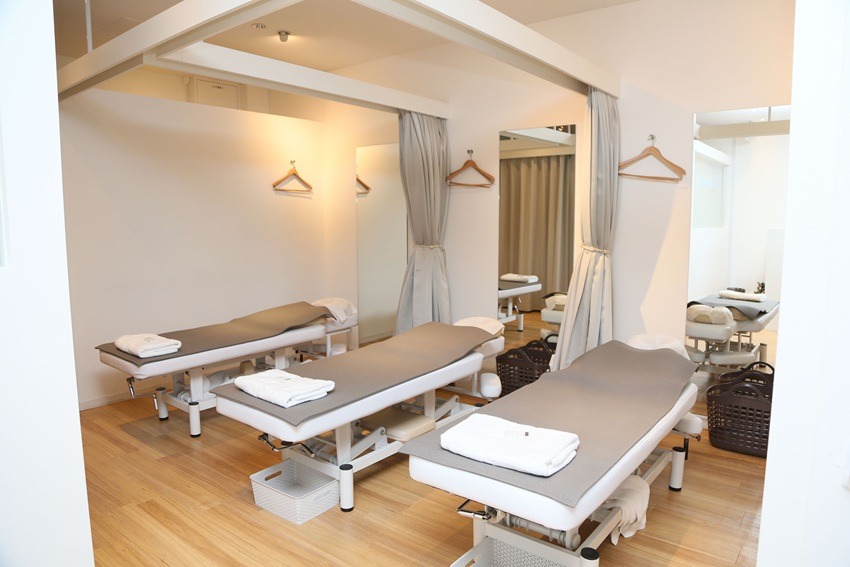 整体ナチュラルボディ栄森の地下街南三番街店（2号店)店舗内装写真