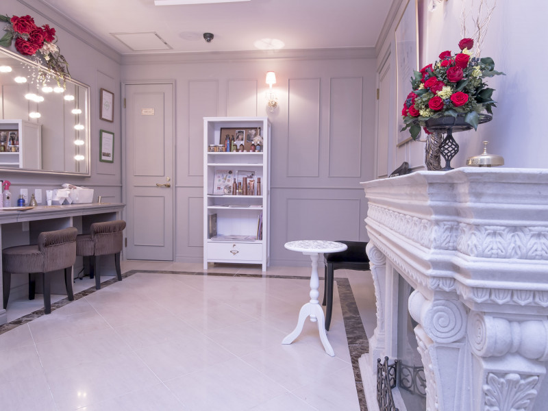 アテーナ -オアシス-（Athena -Oasis-）店舗内装写真