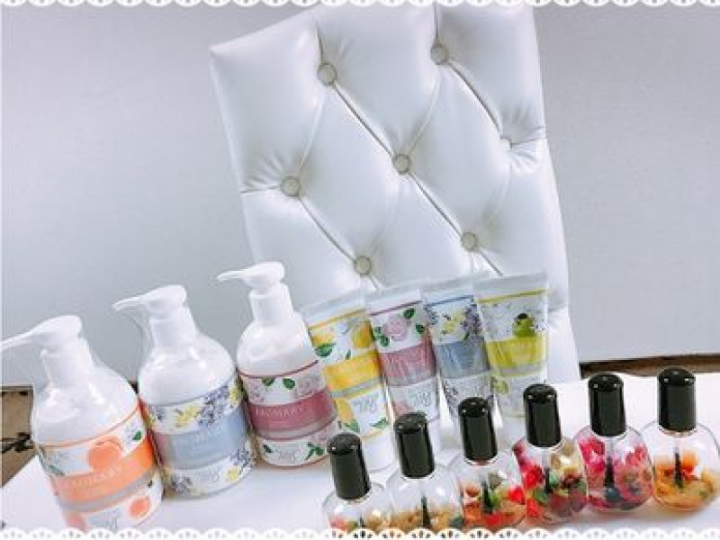 ネイル53（フィフティースリー）店舗内装写真