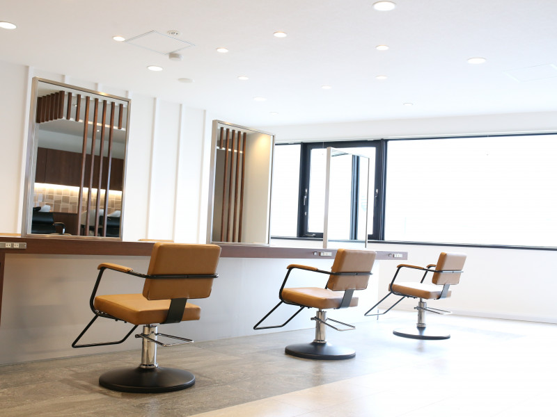 AQs hair design （エイクス）&times; 美髪クリニック千葉店店舗内装写真