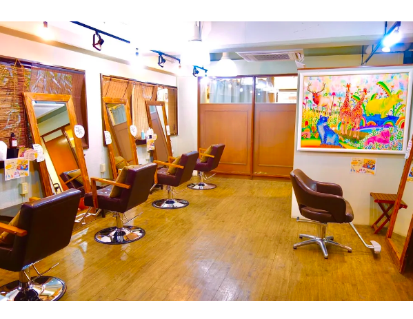 Attract Hair Salon（アトラクト ヘアサロン）店舗内装写真