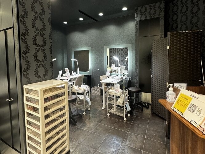 Nail Mix（ネイルミックス）仙台泉中央店店舗内装写真