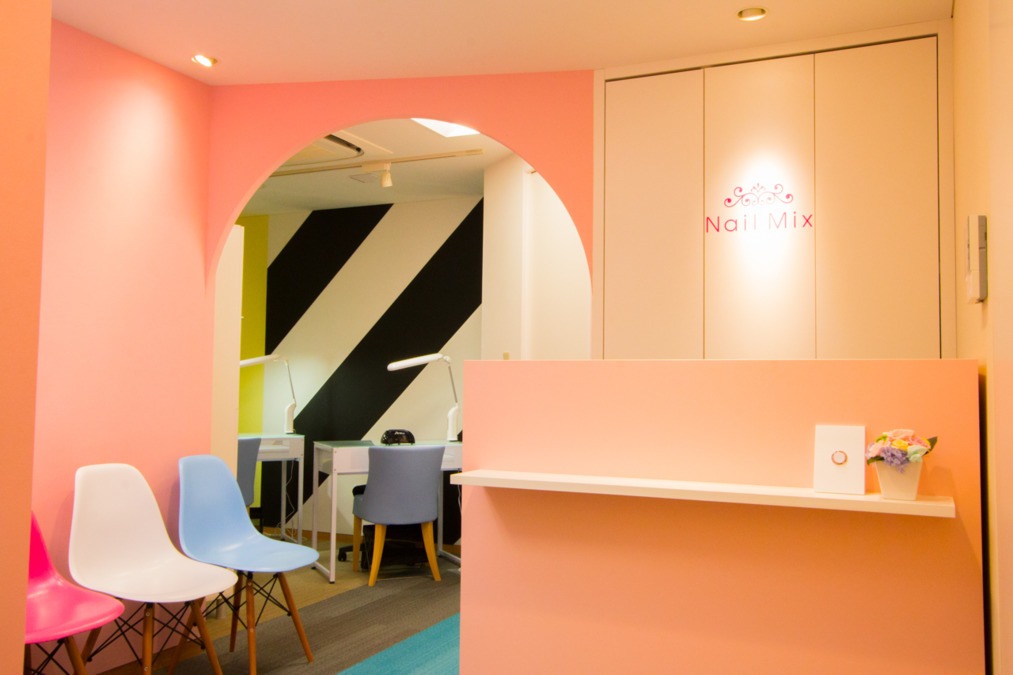 Nail Mix（ネイルミックス）沖縄おもろまち店店舗内装写真