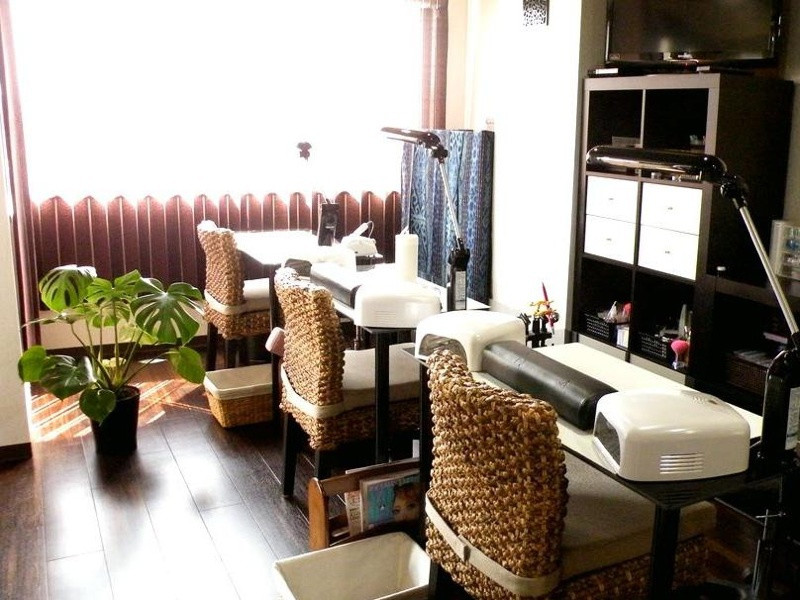 gel nail salon　伽羅　キャラ店舗内装写真