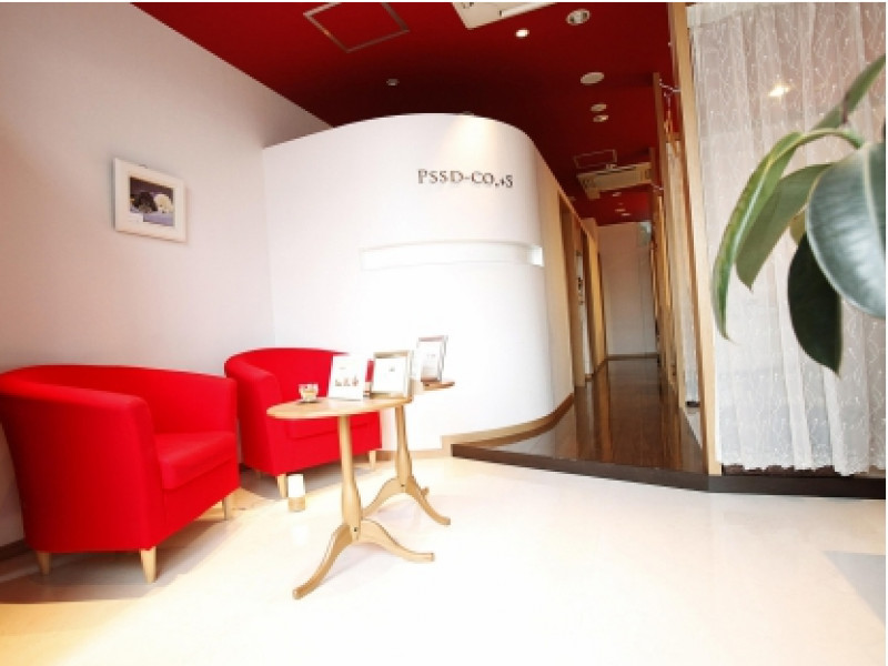 ブラウ･メイクアップ･ア･パーティ店舗内装写真