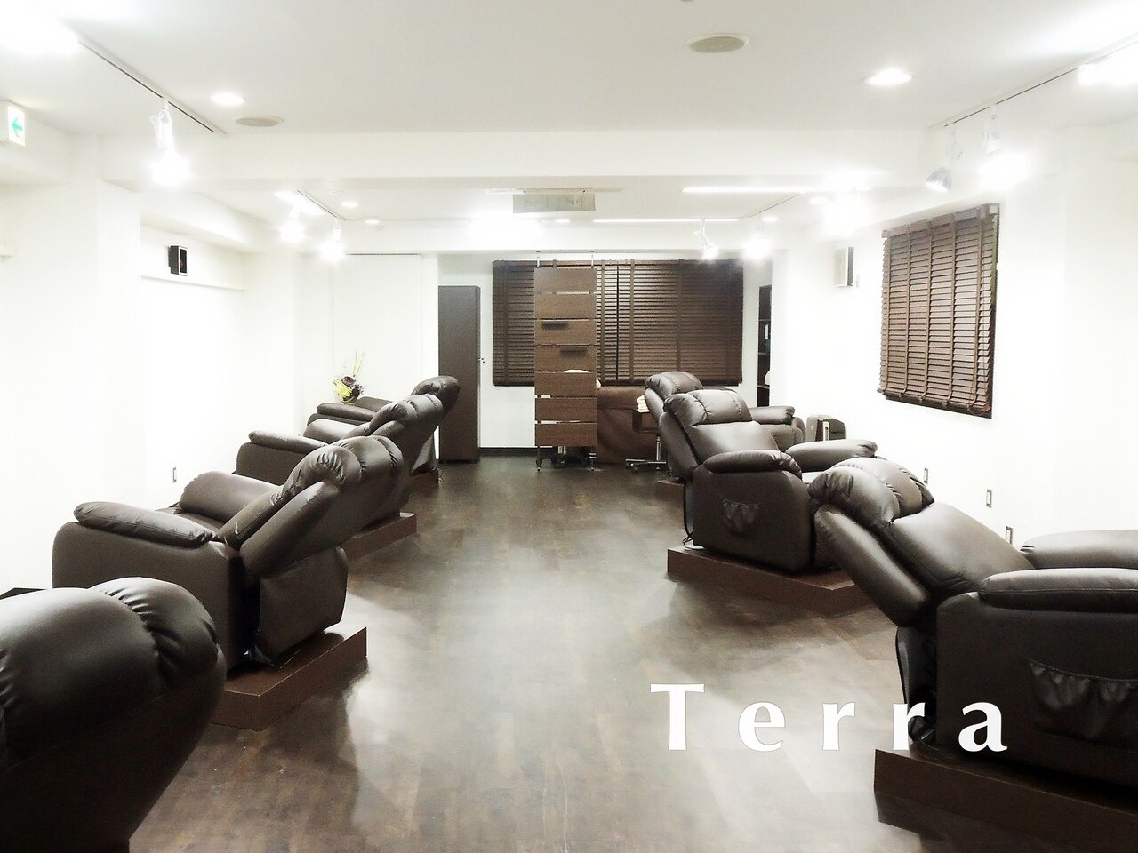 ネイル&まつげエクステTerra（テラ）新宿店店舗内装写真