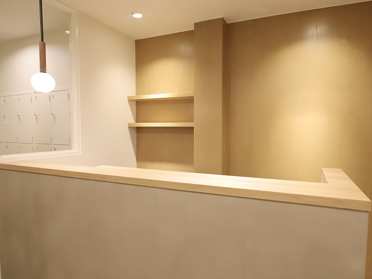 DEE nail×eyelash yaba（ディーネイル×アイラッシュヤバ）店舗内装写真