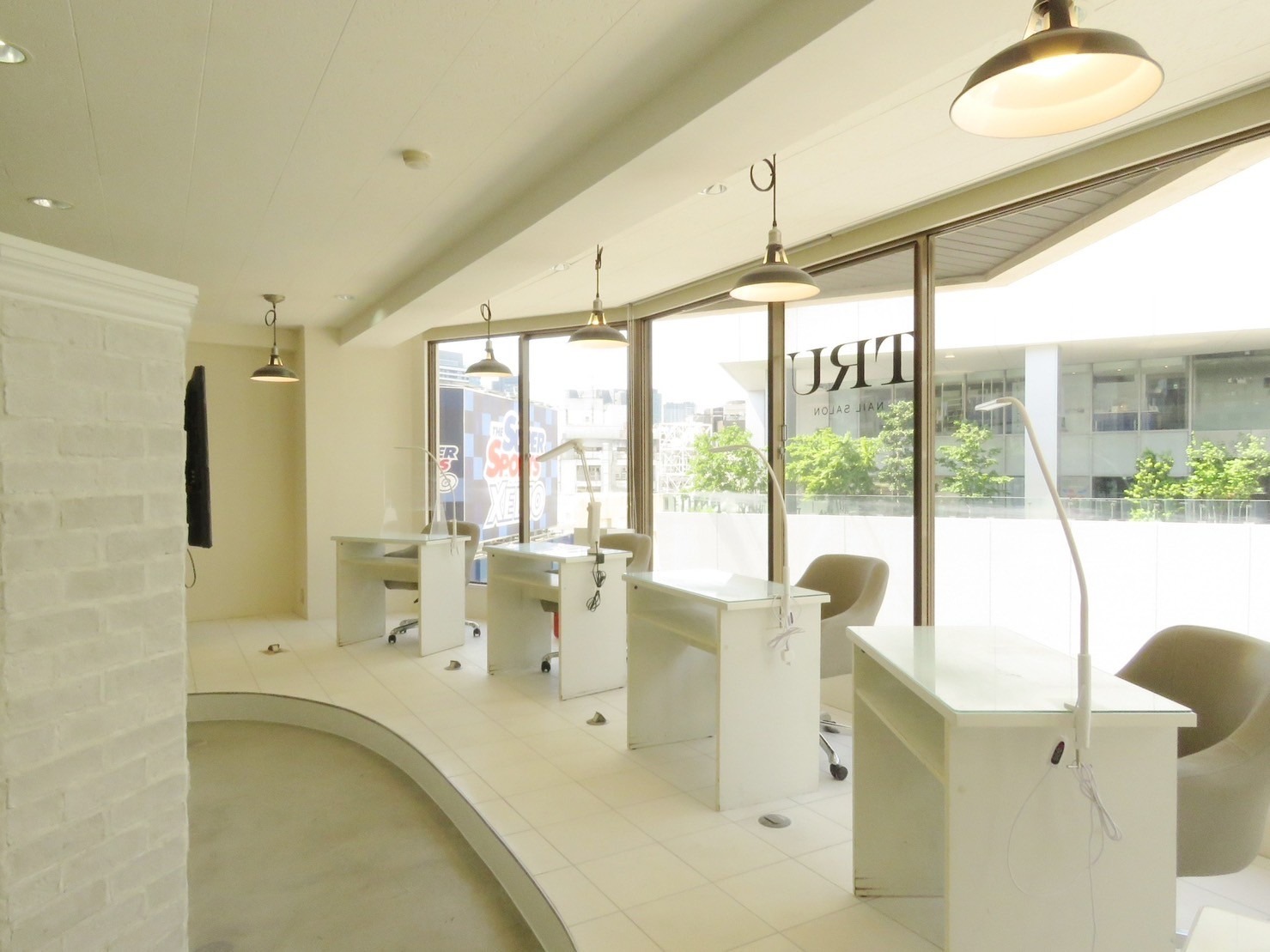 TRU NAIL＆EYELASH（トゥルー ネイル＆アイラッシュ）錦糸町店店舗内装写真