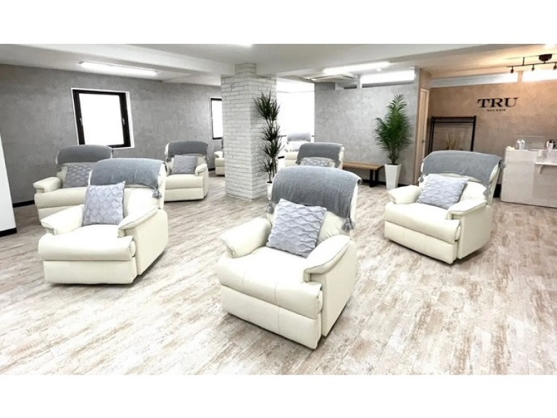 TRU NAIL＆EYE（トゥルー ネイル＆アイ）上野店店舗内装写真