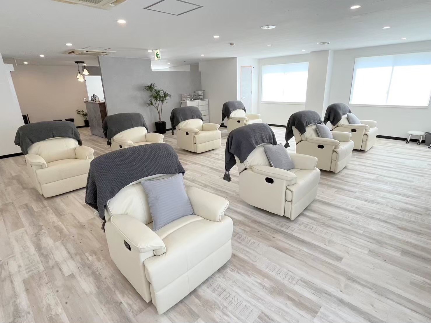 TRU NAIL＆EYE（トゥルー ネイル＆アイ）津田沼店店舗内装写真