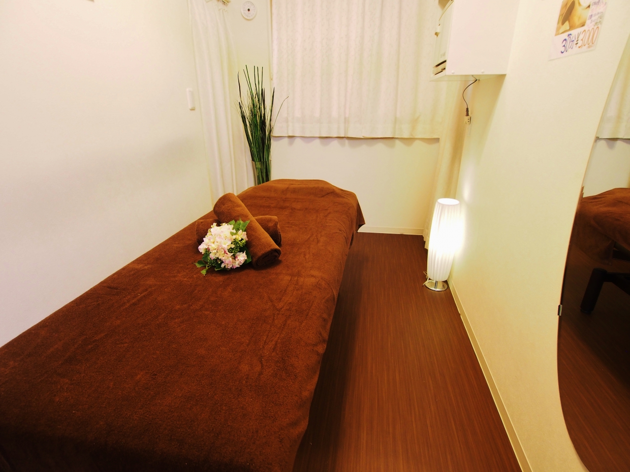 強圧リンパ専門店 rosehip（ローズヒップ）市川店店舗内装写真