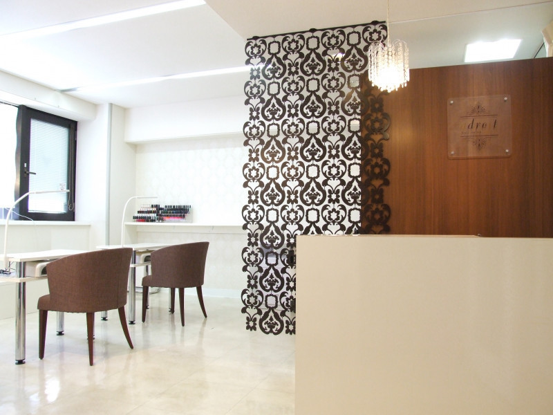 NailSalonadroit（アドルワ）店舗内装写真