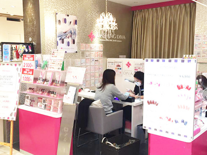 DASHING DIVA（ダッシングディバ）ノクティ溝の口店店舗内装写真