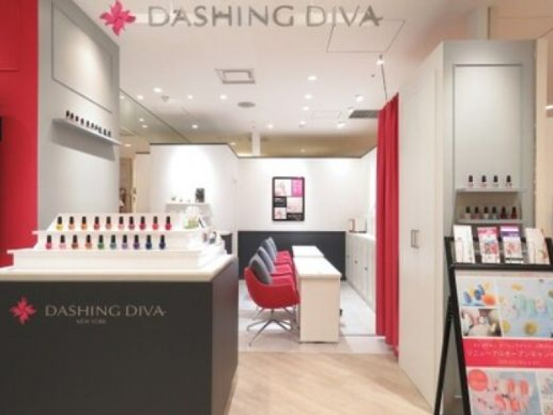 DASHING DIVA（ダッシングディバ）中野マルイ店店舗内装写真