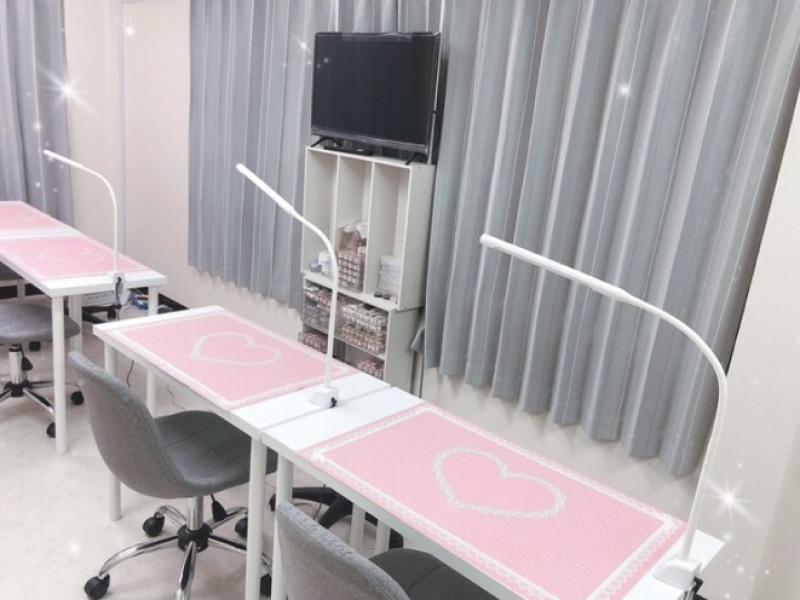 Y.S NAIL（ヨシネイル）池袋西口店店舗内装写真