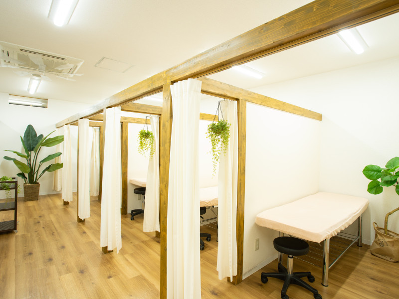 B&rsquo;Lash（ビーラッシュ）立川店店舗内装写真