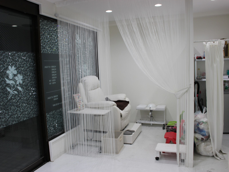 レアネイル店舗内装写真