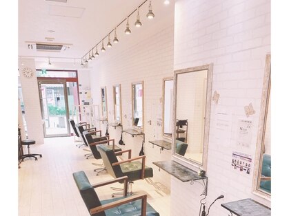 Hair＆care cotton（ヘアー アンド ケア コットン）店舗内装写真