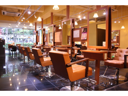 Hair & Nail Guarendo（ヘアーアンドネイル ガレンド）大森店店舗内装写真