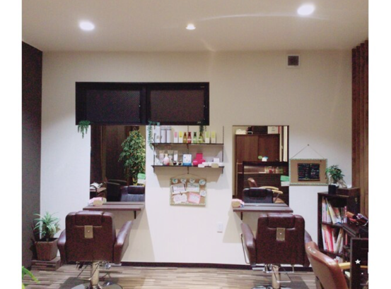 ヘアサロン クローバー 羽沢店店舗内装写真