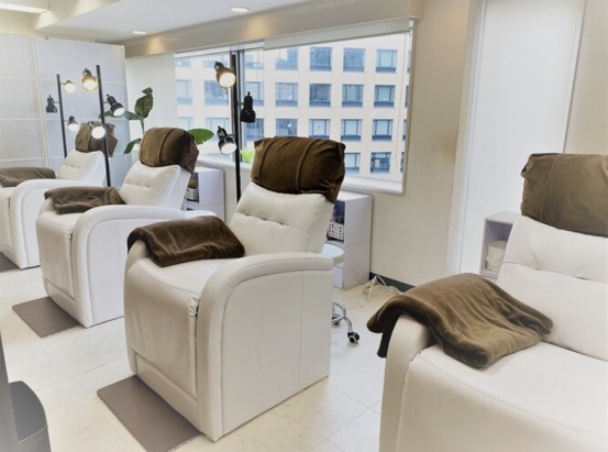 Lafura（ラフラ）横浜店店舗内装写真