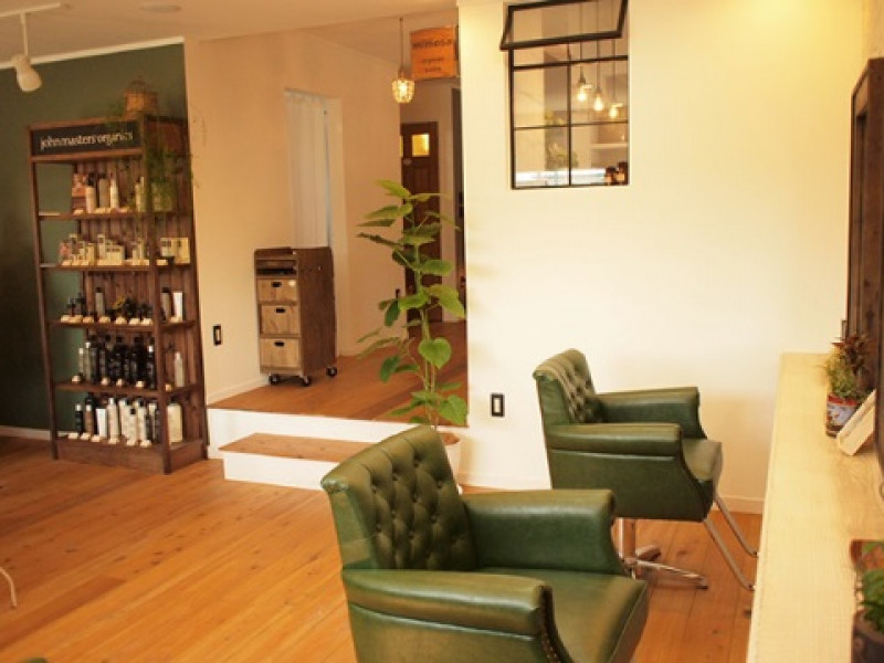 髪と肌に優しい美容室　olive moa（オリーブモア）店舗内装写真