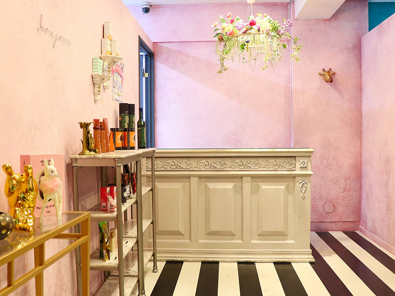 Petit Sourire（プティットスリール）栄本店店舗内装写真