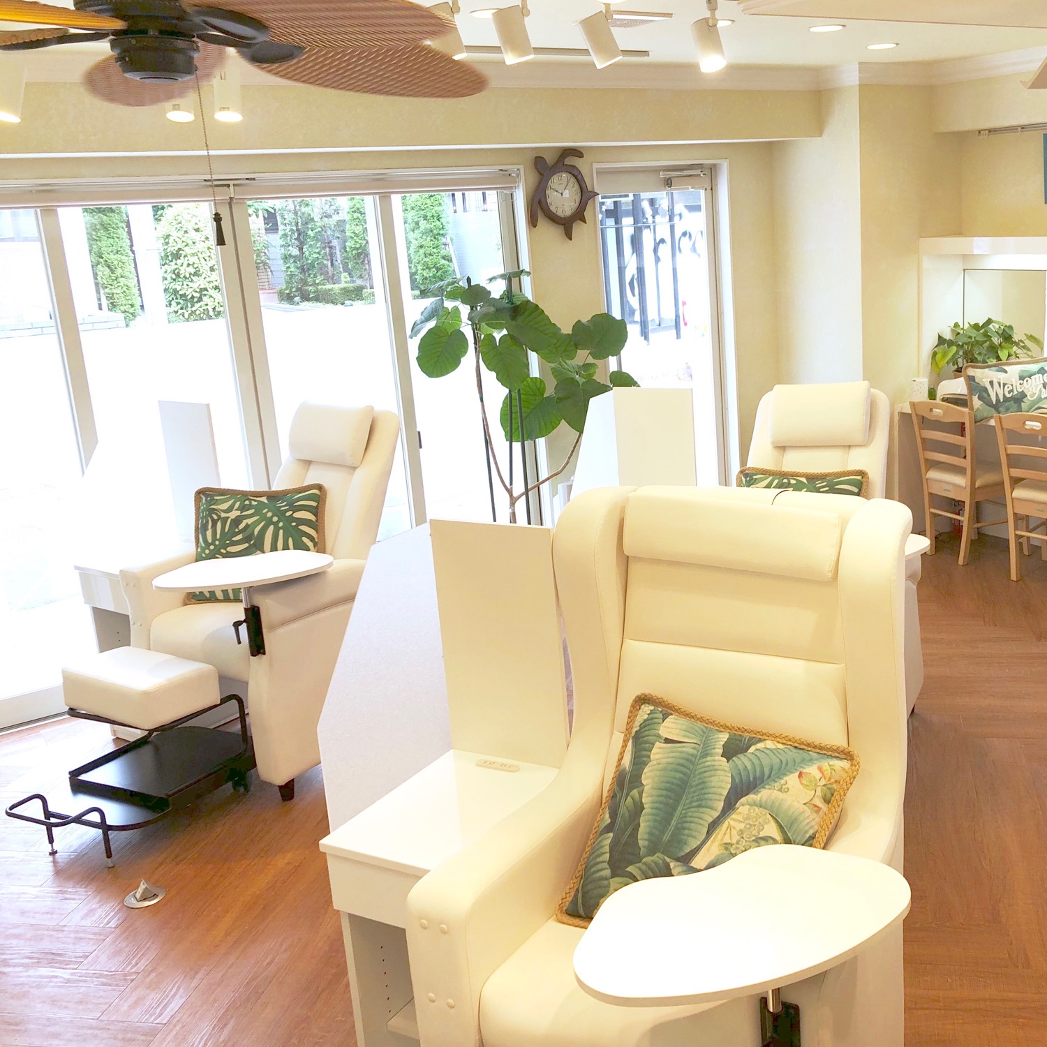 ネイルサロンekomomai（エコモマイ）店舗内装写真