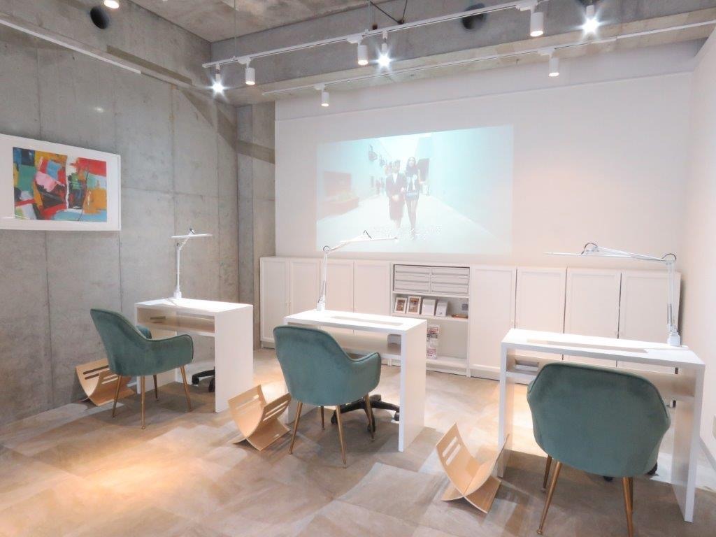 NEPTUNE（ネプチューン）パラジェルネイル＆アイラッシュ 武蔵小杉店店舗内装写真