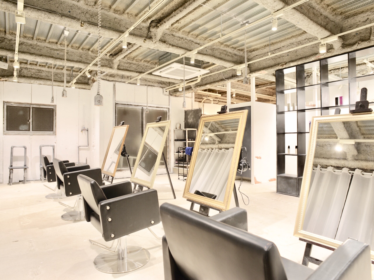 inc（インク）新小岩店店舗内装写真