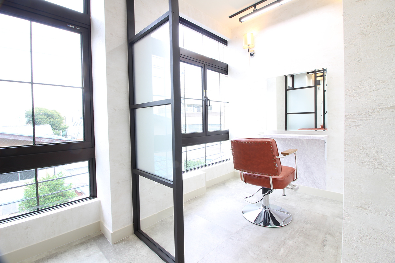 tocca（トッカ）吉祥寺店店舗内装写真