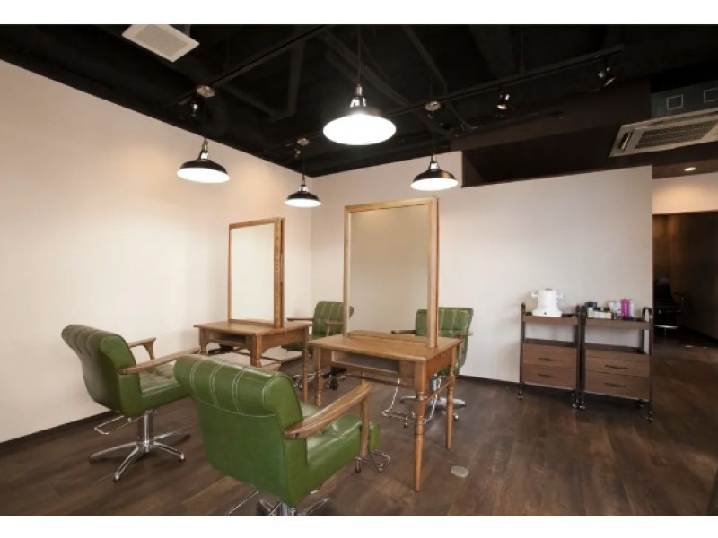 Chic（シック）店舗内装写真