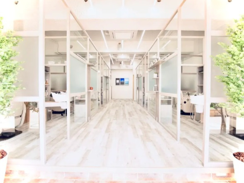 Mon Jardin salon（モンジャルダンサロン）店舗内装写真