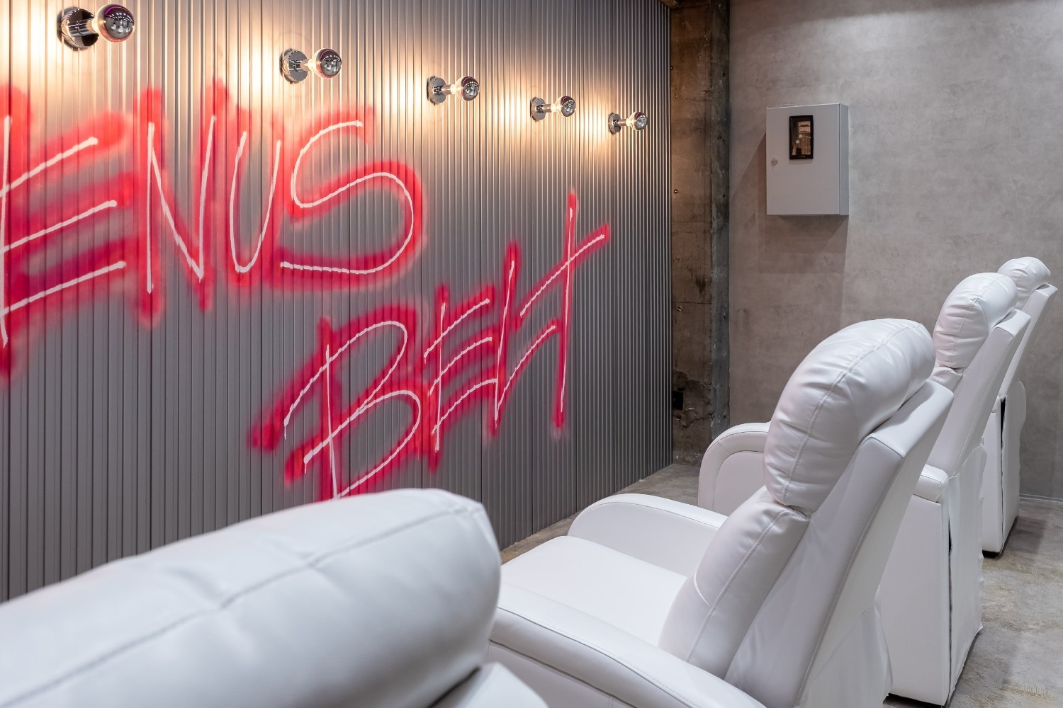 VENUSBELT（ビーナスベルト）原宿店店舗内装写真