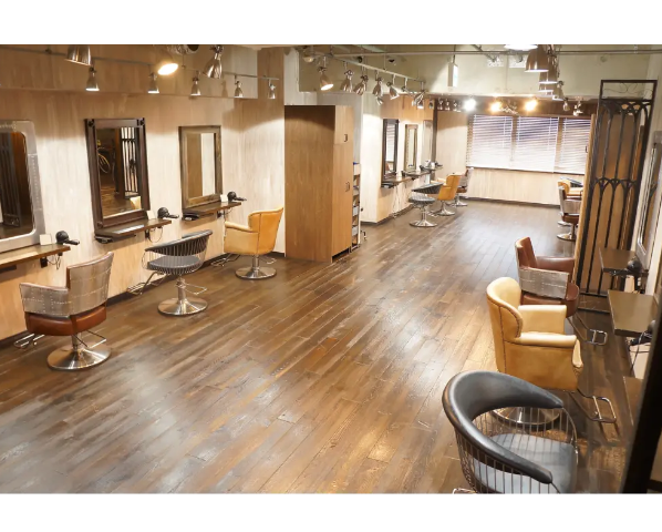 HAIR SALON M Fe's （ヘアサロンエム フィス）池袋店店舗内装写真