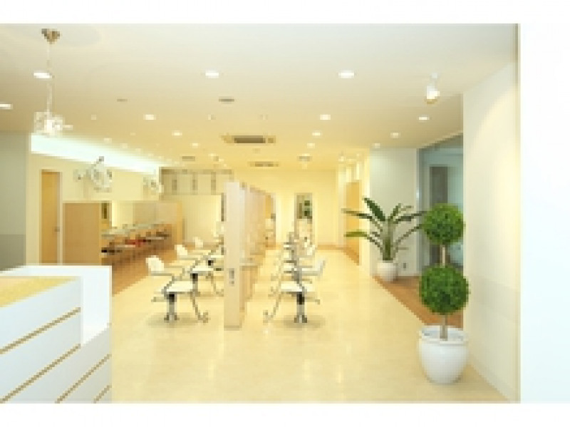 PIT（ピット）店舗内装写真