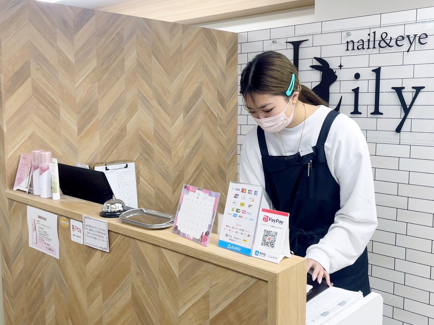 nail&eye Lily（ネイル＆アイ リリー）橋本店店舗内装写真