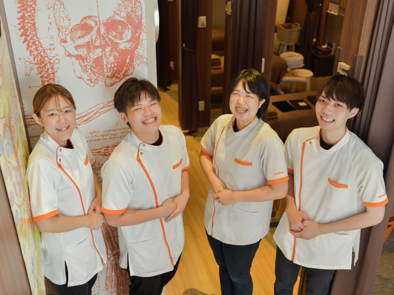 カラダファクトリー イオンモール幕張新都心店店舗内装写真