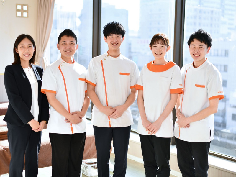 カラダファクトリー 北千住駅前店店舗内装写真