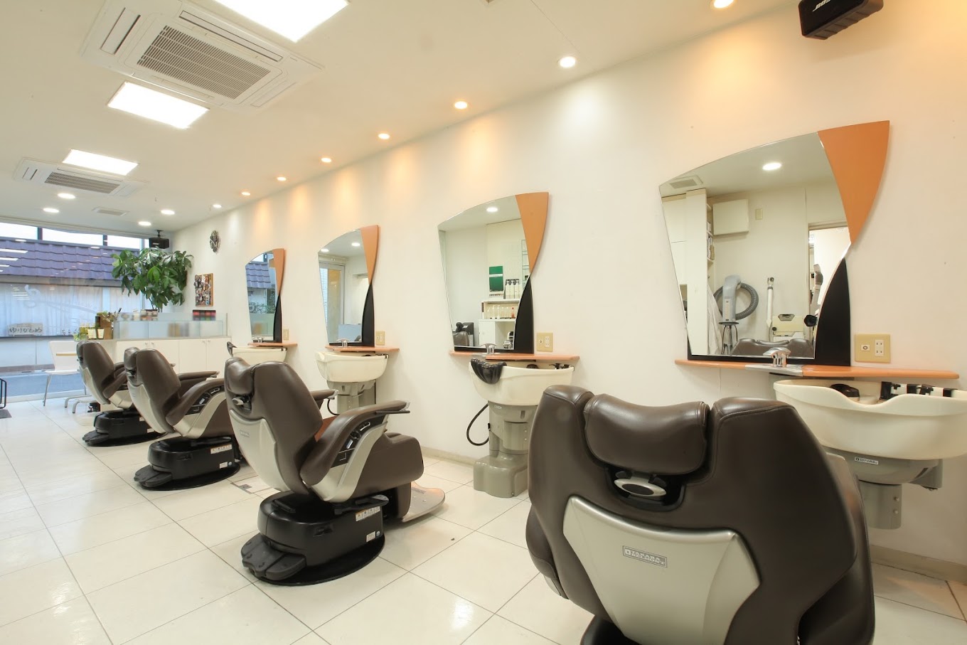 HAIR&HEALING FEEL（ヘアーアンドヒーリング フィール）店舗内装写真