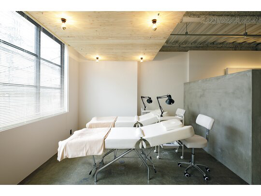 SHE.eyelash（シーアイラッシュ）店舗内装写真