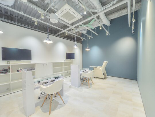 LUXBE NAIL&EYELASH（ラックスビー ネイル＆アイラッシュ）阿倍野ルシアス店店舗内装写真