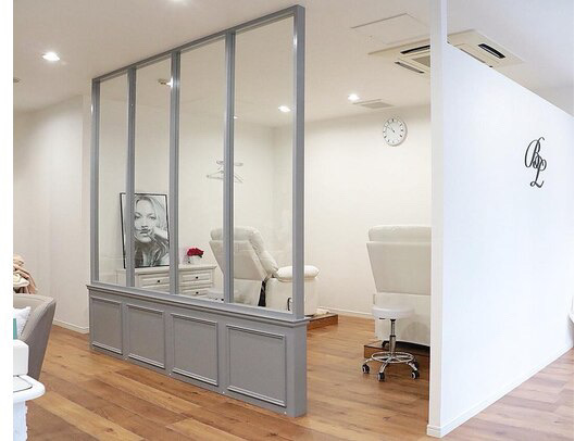 Nail＆Eyelash＊BEAUTY LINE（ビューティーライン）横浜店店舗内装写真