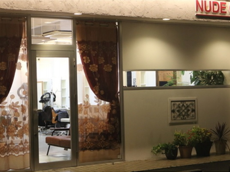 NUDE COLOR　姥子山店（ヌードカラー）店舗内装写真