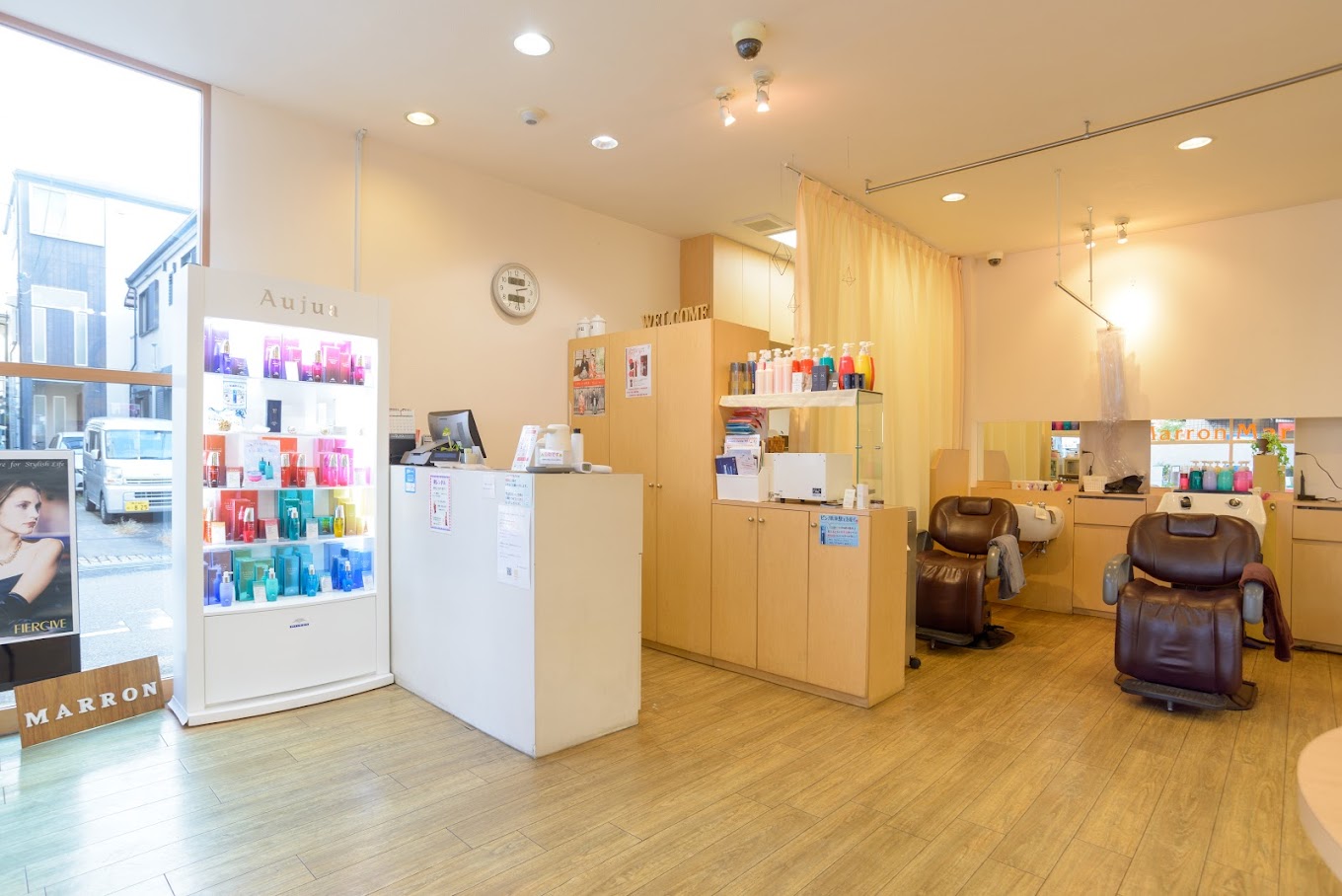 MARRON（マロン）七松店店舗内装写真