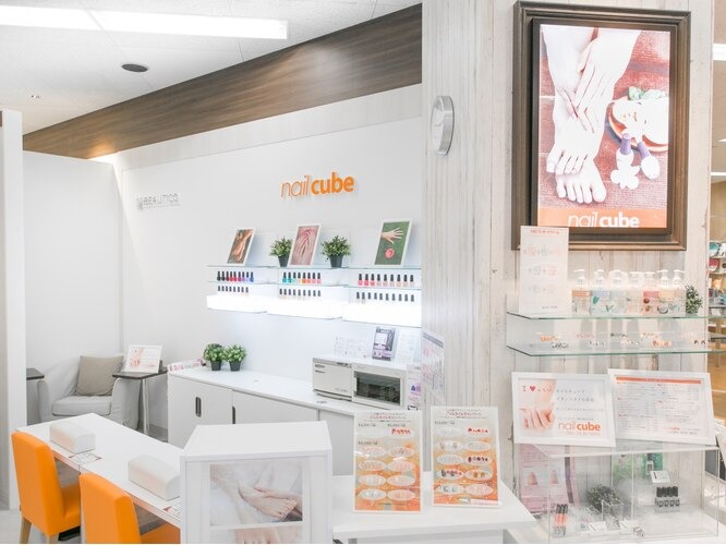 ネイルキューブ イオンスタイル奈良店舗内装写真