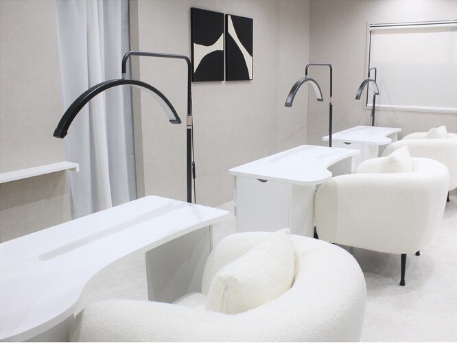 ネイルサロン Ci belle（シベル） 江坂店店舗内装写真