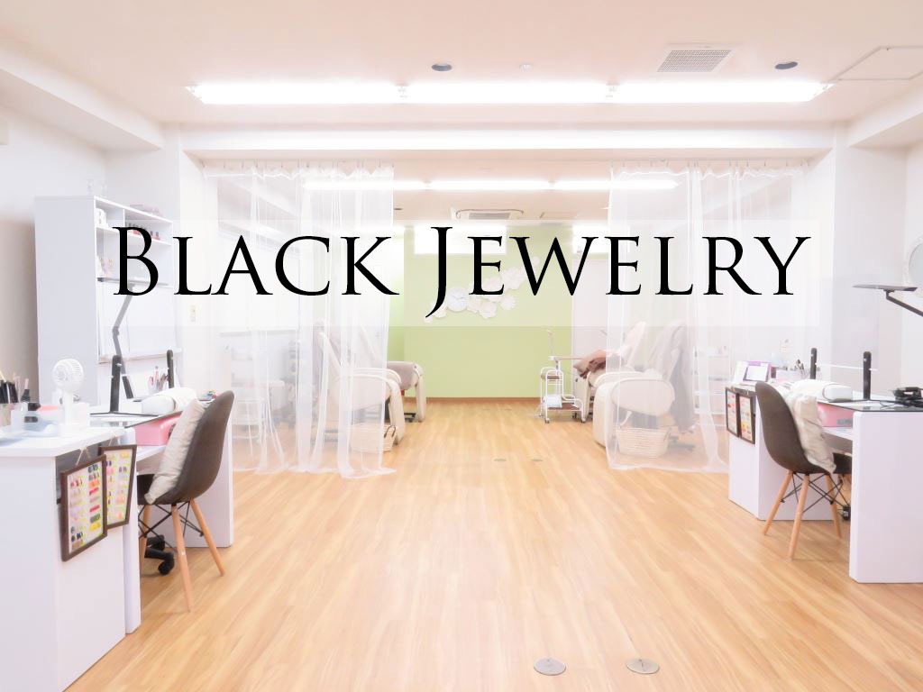 Black jewelry（ブラックジュエリー）武蔵小山店店舗内装写真