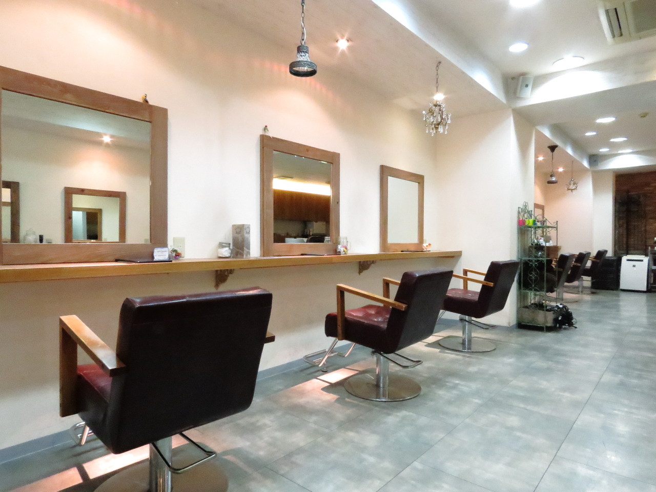 little&times;PORTO sannomiya（リトル ポルト サンノミヤ）店舗内装写真